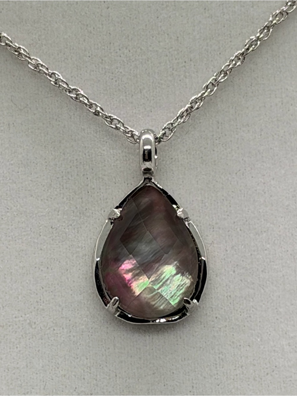 Kendra Scott Abalone Kiri necklace